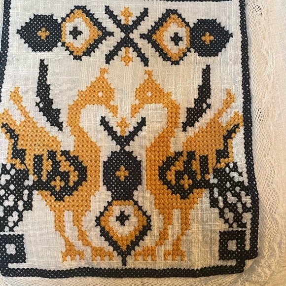 White cotton gauzy knee length dress with lace and embroidery. Flutter sleeve - Picture 2 of 12